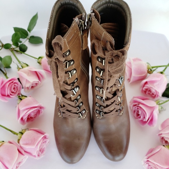 Halogen Lace-up Ankle Boots - Picture 4 of 8